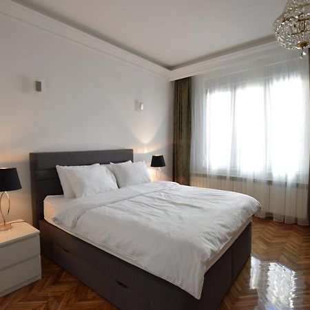 Crown Apartment - Your Most Comfortable Stay Belgrado Exterior foto