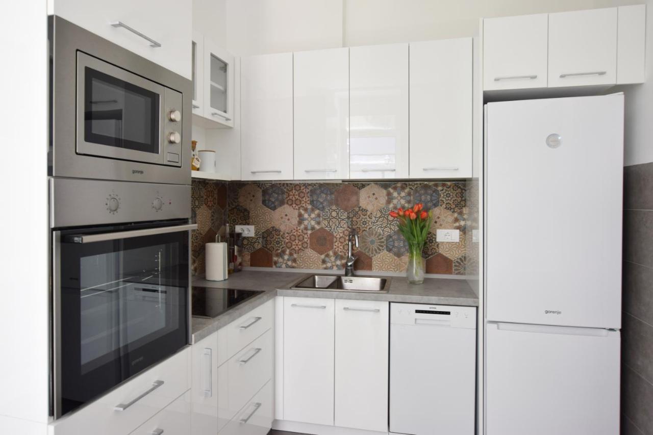 Crown Apartment - Your Most Comfortable Stay Belgrado Exterior foto