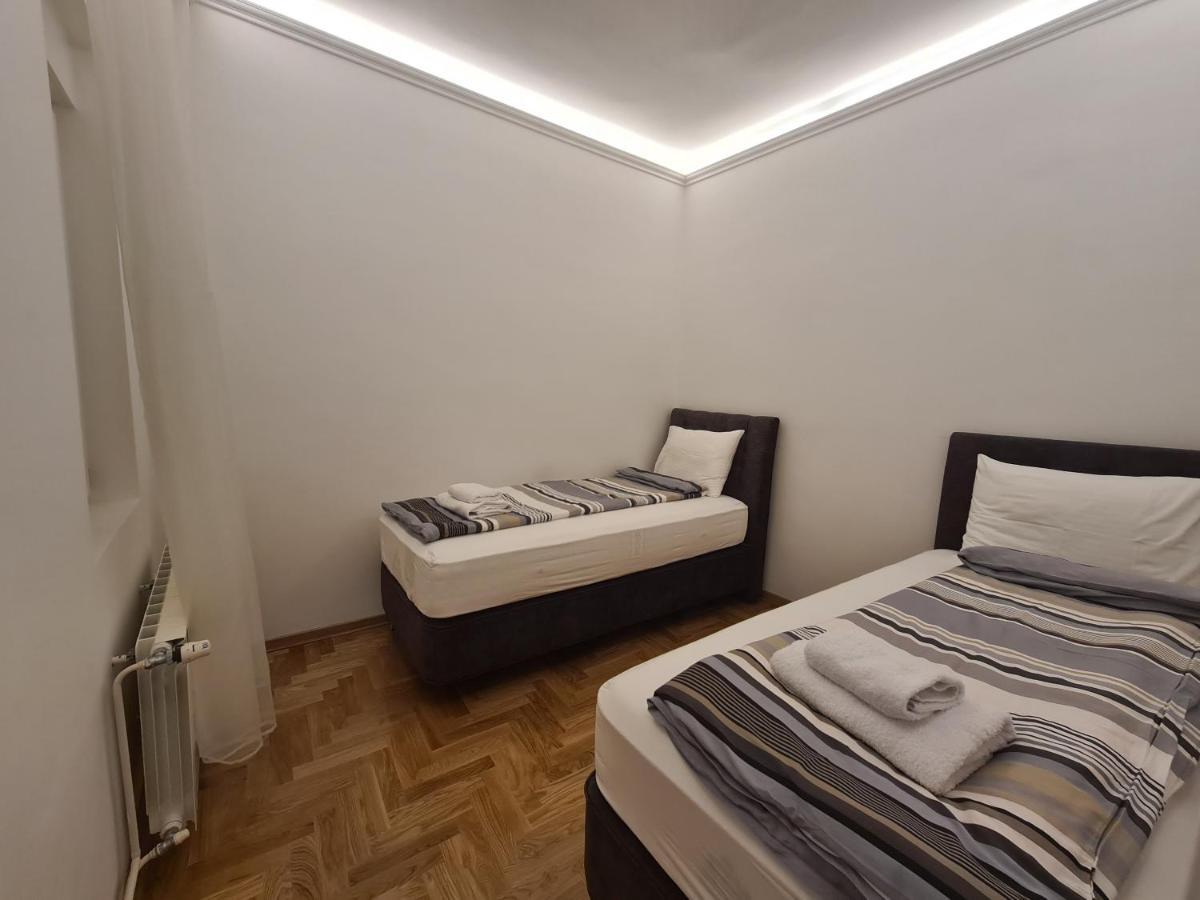 Crown Apartment - Your Most Comfortable Stay Belgrado Exterior foto